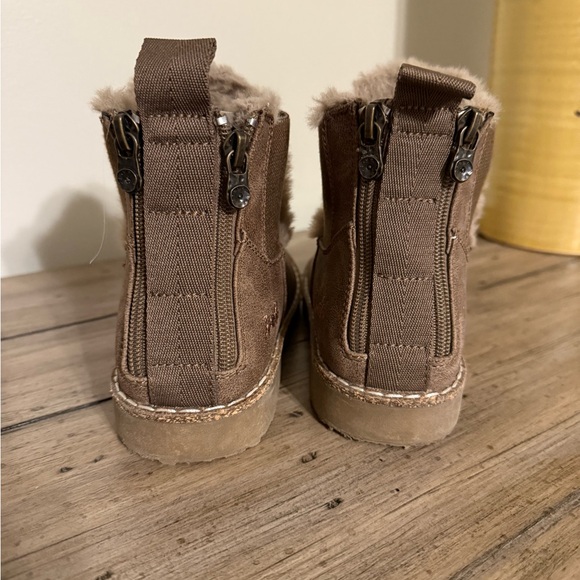 Blowfish Malibu Women's Chillin Chelsea Ankle Boot Size 7 - Picture 3 of 4